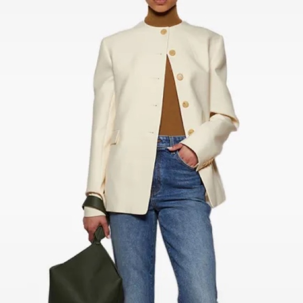 Jones Wear cream blazer jacket with gold buttons and collar. Size: 6
